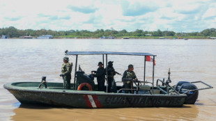 Petro considera 'ilegal' deten&ccedil;&atilde;o de top&oacute;grafos colombianos no Peru