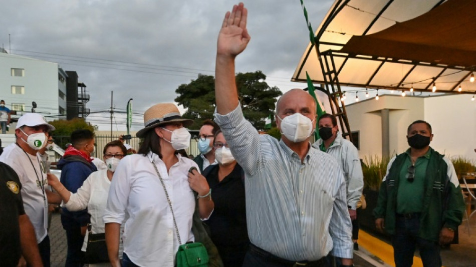Figueres lidera primera vuelta de presidenciales en Costa Rica