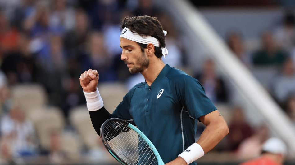 Roland Garros: Musetti batte Rune e vola ai quarti