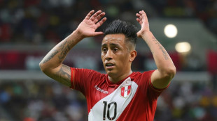 Ex-S&atilde;o Paulo e Santos, peruano Cueva &eacute; demitido do Cienciano ap&oacute;s den&uacute;ncia de viol&ecirc;ncia dom&eacute;stica