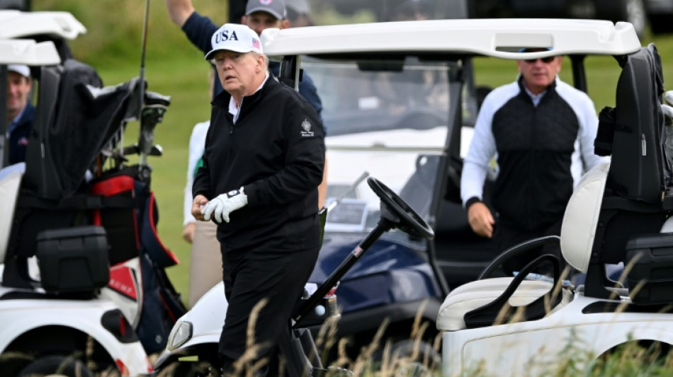 Trump e chefe da UE se re&uacute;nem na Esc&oacute;cia para tentar acordo sobre tarifas