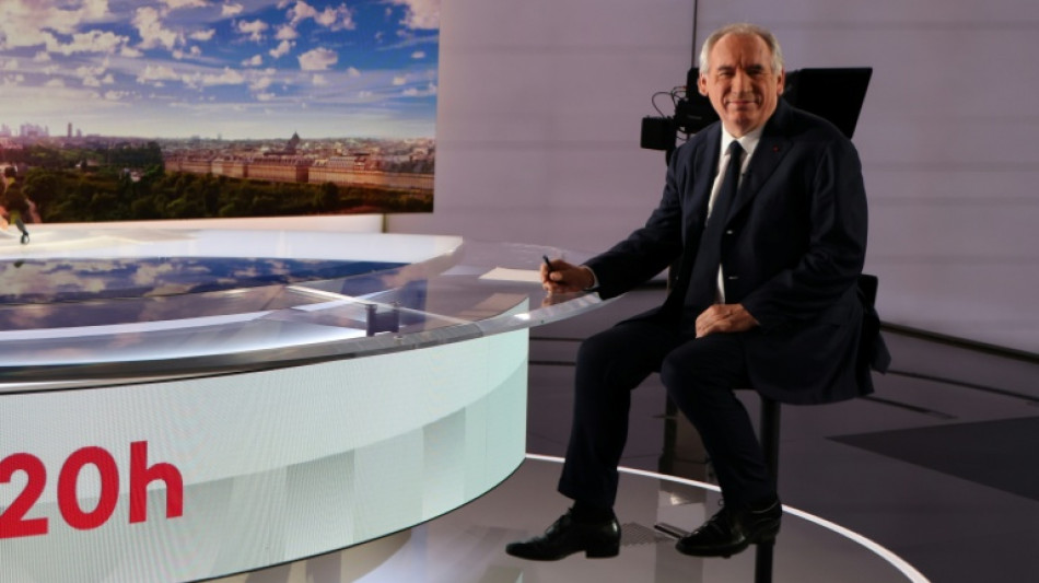 A quatre jours de sa chute attendue, Bayrou d&eacute;fend un gouvernement qui ne se "d&eacute;file" pas