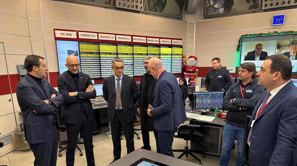 Salvini torna alla centrale operativa Fs, garantito 100% servizio su l'AV Roma-Milano