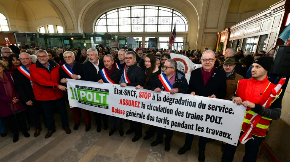 Train: &agrave; Limoges, les usagers du Paris-Toulouse fustigent une ligne "d&eacute;grad&eacute;e"