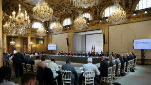 Ind&eacute;pendantistes et loyalistes signent un accord actant un "Etat de Nouvelle-Cal&eacute;donie"