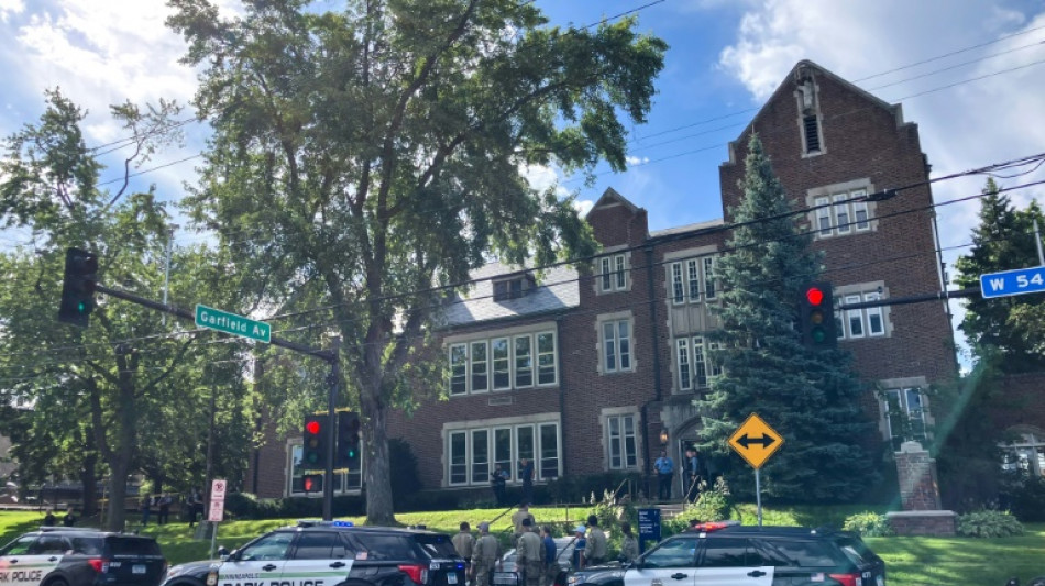 Un tireur tue deux écoliers et en blesse 14 autres dans une église à Minneapolis