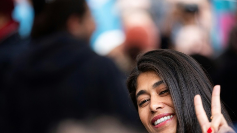 Duas opositoras testemunham perante a Pol&iacute;cia da Fran&ccedil;a por 'apologia ao terrorismo'