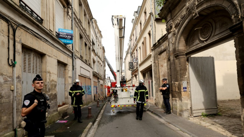 Incendie dans l'Aisne: les deux pompiers ensevelis sous des décombres sont morts