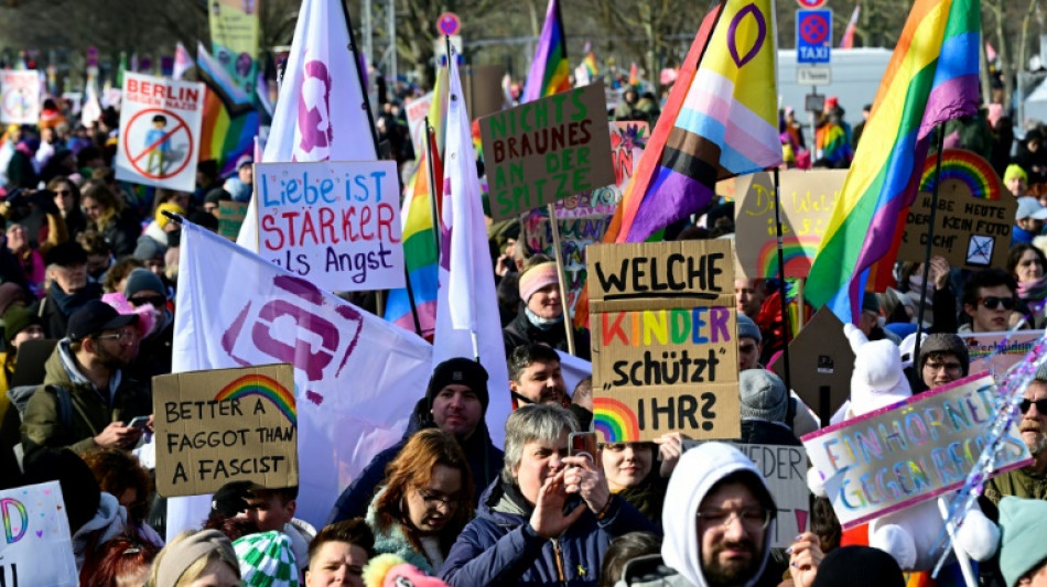 6000 Menschen demonstrieren bei Berliner Winter-CSD f&uuml;r Rechte queerer Menschen