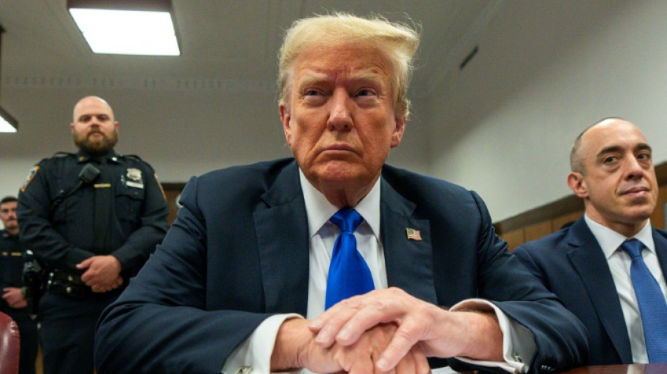 Trump pede arquivamento de caso de ex-atriz porn&ocirc; com base em indulto de Biden a seu filho