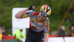 Giro donne: van der Breggen vince la cronometro Belluno-Nevegal e va in rosa