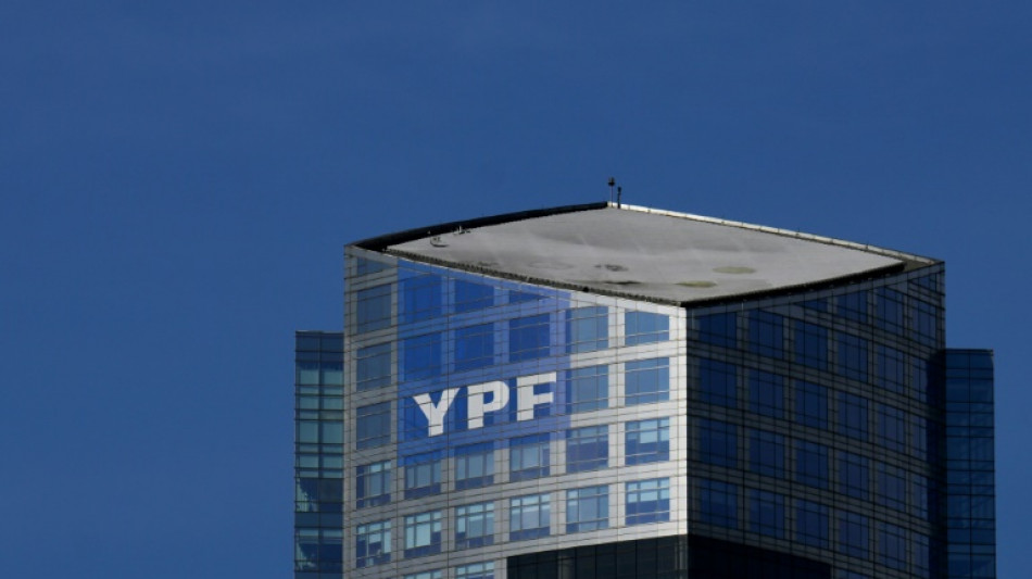 Juíza dos EUA ordena que Argentina entregue 51% das ações da YPF