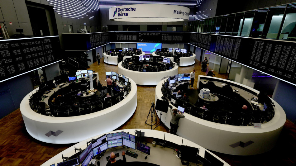 Borsa: l'Europa chiude in ordine sparso, si guarda a Medio Oriente