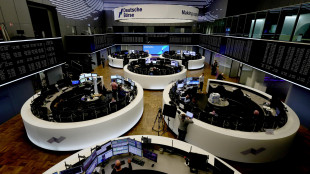 Borsa: l'Europa chiude in ordine sparso, si guarda a Medio Oriente