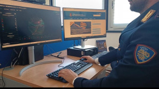 Sfruttamento sessuale di minorenni online, 7 arresti e 30 indagati